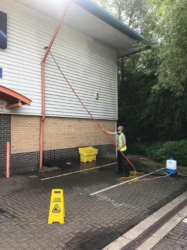Fascia Cleaning 04 Medium